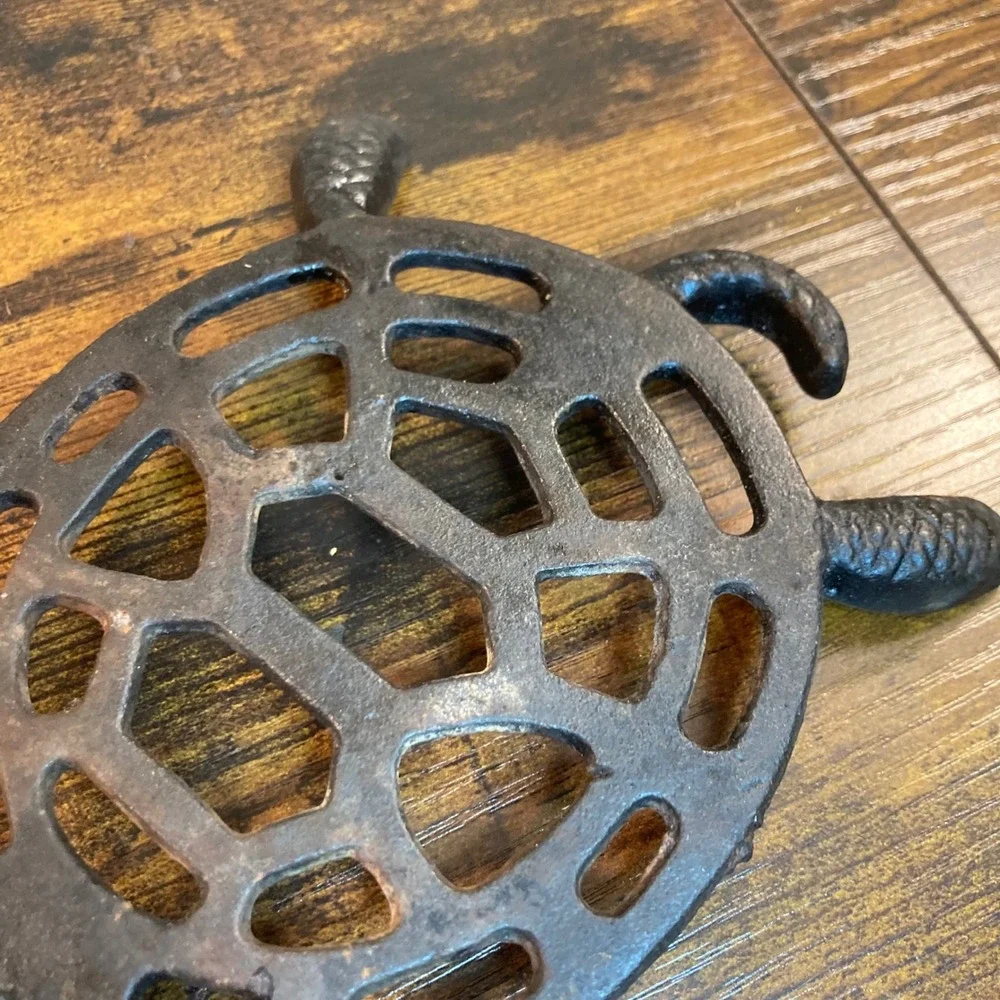 Vintage Cast Iron Turtle Trivet Rustic Metal Hot Pad Kitchen Decor Tortoise